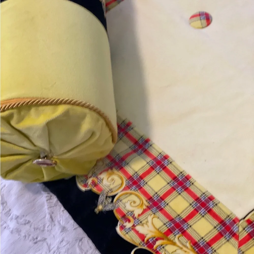 Vintage 1988-1989 GIANNI VERSACE Baby Crib Set Or Possible Bougie Pet Bedding